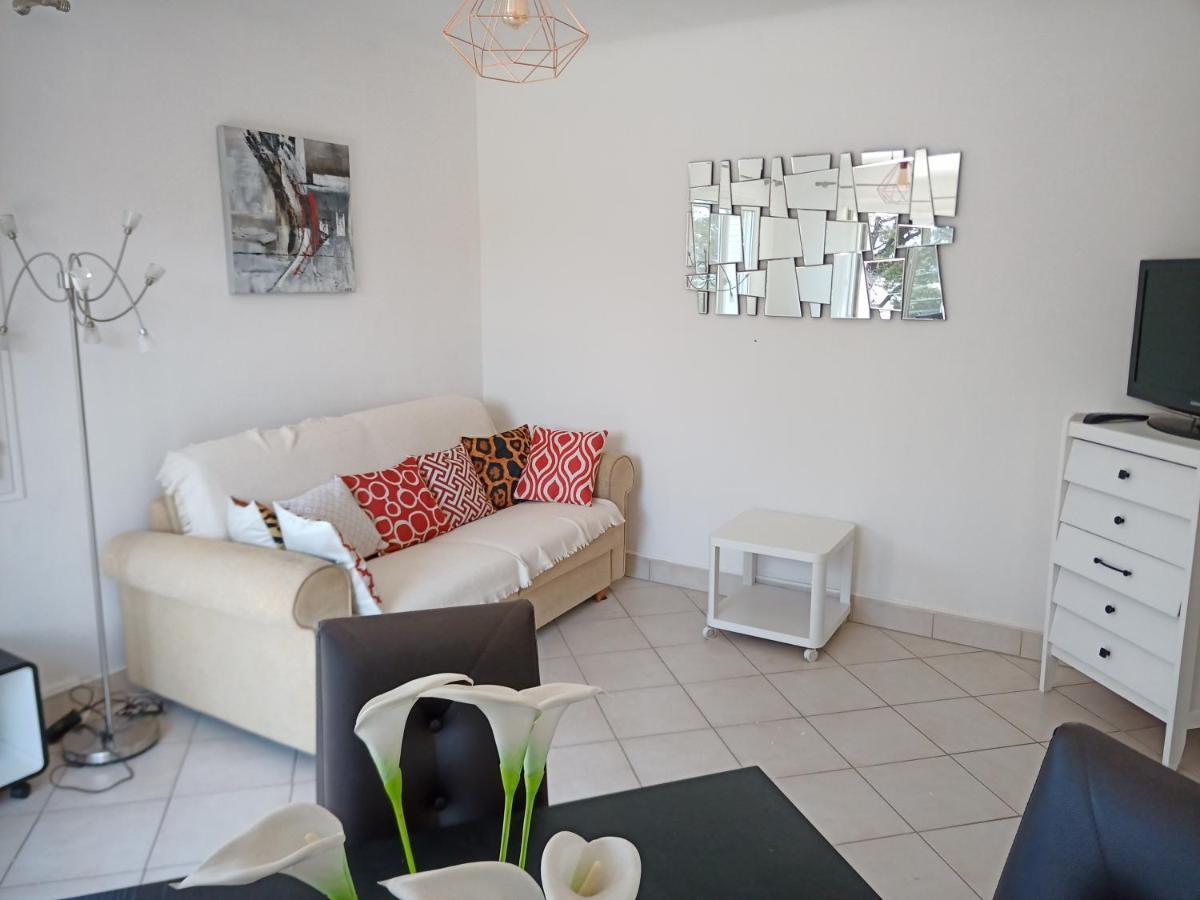 T2 Terrasse Vue Mer Six-Fours-les-Plages Dış mekan fotoğraf